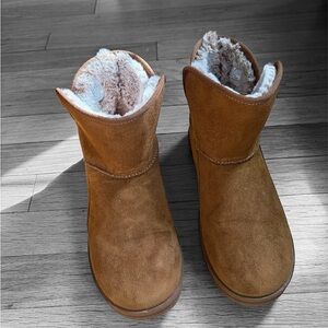 Sketcher Campfire Bunny Cuddles Boot